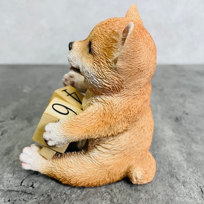 ウービア カレンダー 】柴犬★犬 卓上 置物 玄関 グッズ かわいい雑貨オブジェ かわいい 犬 置物 高さ11cm 柴犬の卓上日付カレンダー woobia ウービア