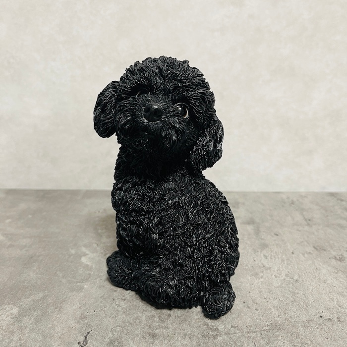 かわいい 犬 置物 振り返るトイプードル ブラック 小 woobia ウービア