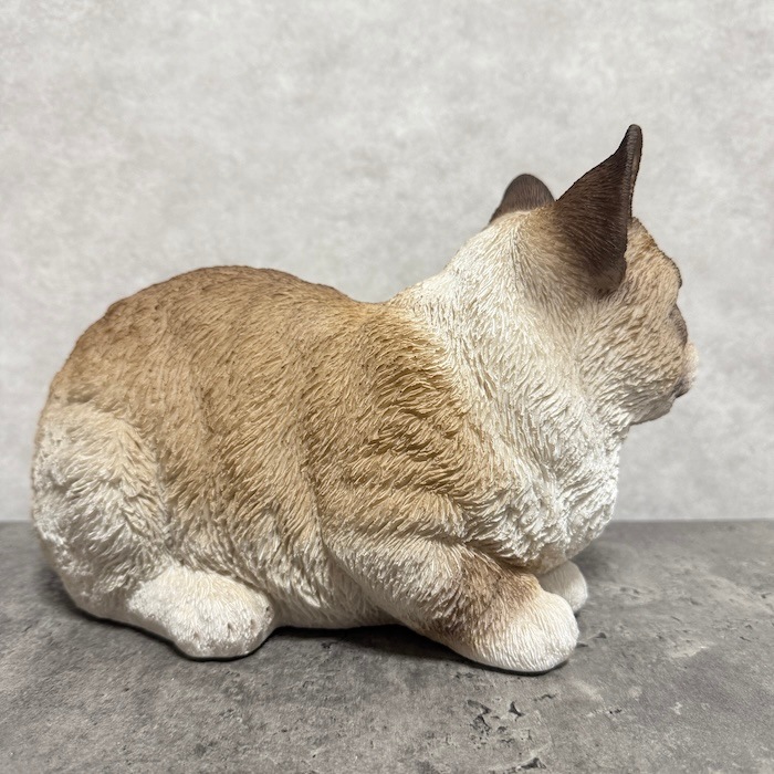 置物 不機嫌なシャム猫 ネコ 高さ17.8cm woobia ウービア 大きい