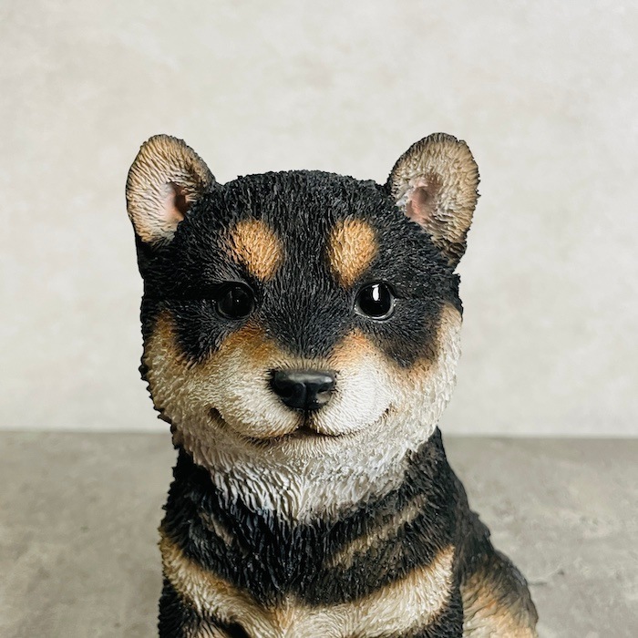 かわいい 黒柴の子犬 woobia ウービア イヌ 置物 おしゃれ ガーデン