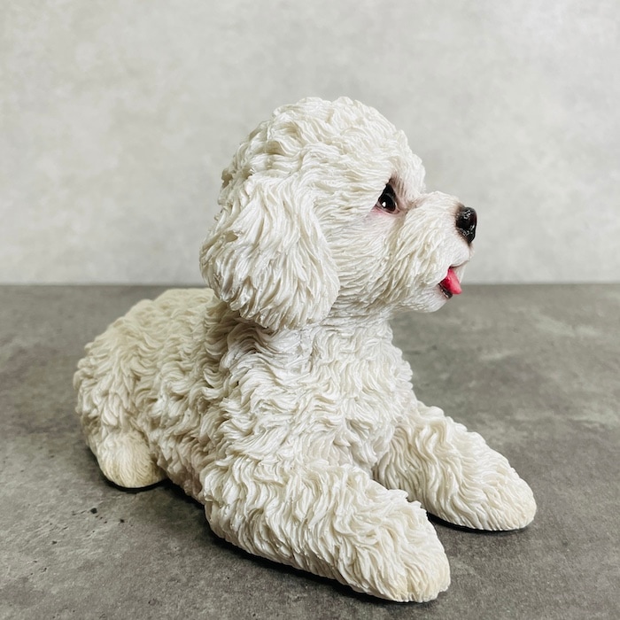 かわいい 犬 置物 見上げるトイプードル 白 woobia ウービア イヌ