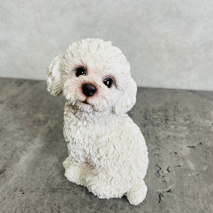 プードルの置物 かわいい 犬 置物 振り返るトイプードル グレー 小 woobia