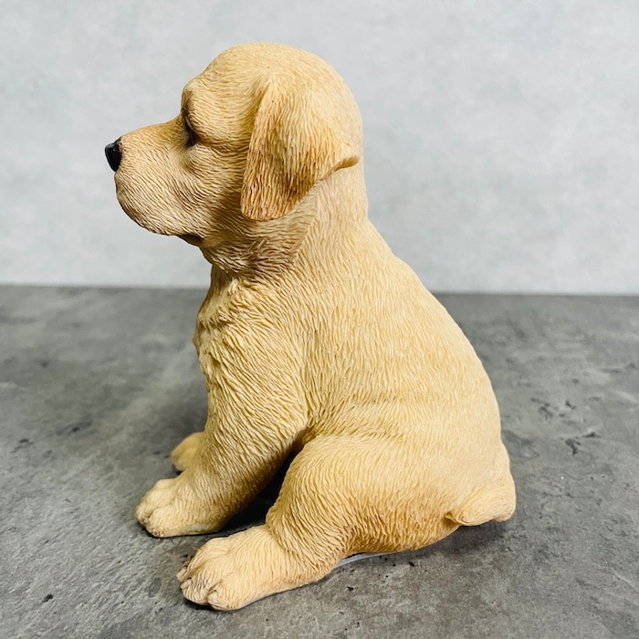 かわいい犬の置物 高さ12.2cm 頭を上げる ラブラドールレトリバー