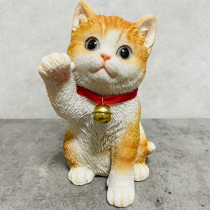 アンティーク瞳や長いお髭が美しい幸運・良き人との出会いを招く珍しい虎猫招き猫 1950年代 瞳や長いヒゲが美しい、お金・幸運・良き人との出会い