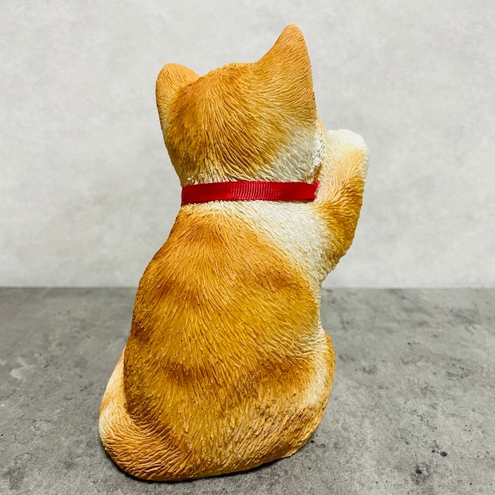 猫 置物 リアル 小さい かわいい 右手を上げる茶トラ白招き猫 高さ18.5