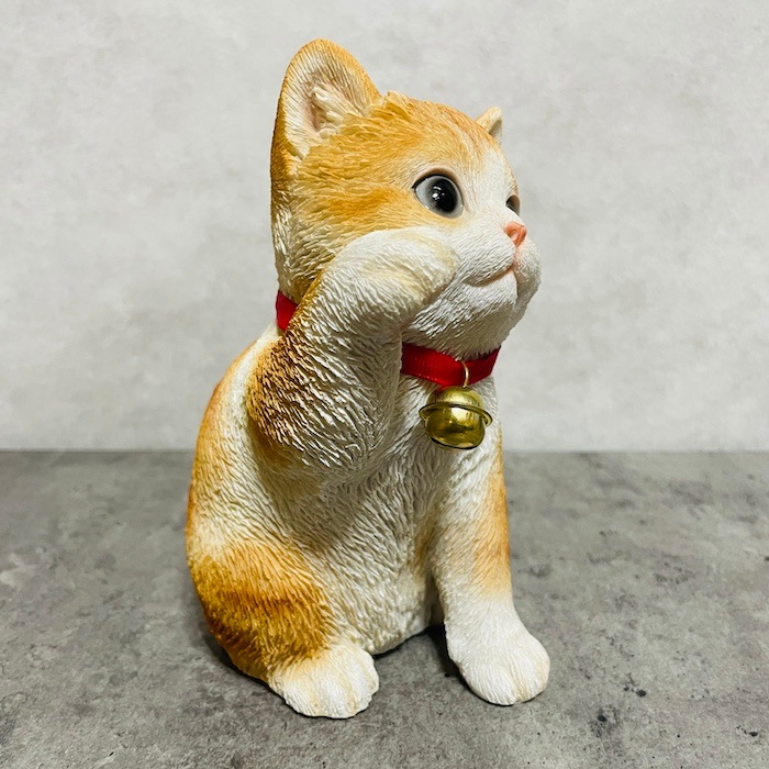 アンティーク瞳や長いお髭が美しい幸運・良き人との出会いを招く珍しい虎猫招き猫 1950年代 瞳や長いヒゲが美しい、お金・幸運・良き人との出会い