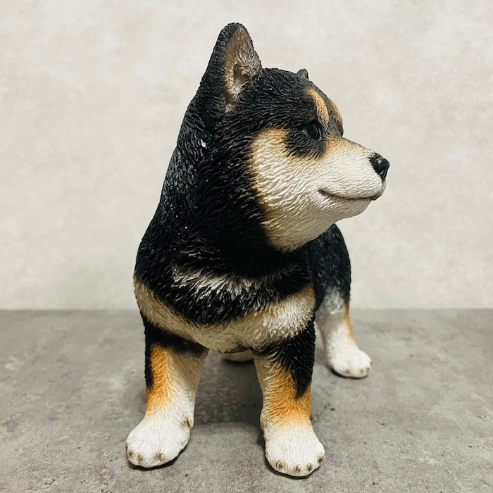 かわいい犬の置物 歩く黒柴犬 グッズ woobia ウービア イヌ おしゃれ