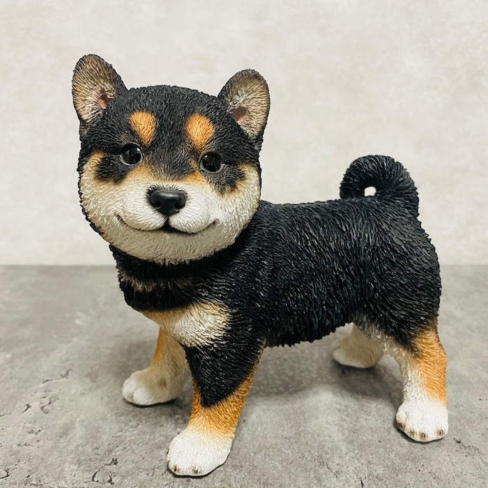 かわいい犬の置物 歩く黒柴犬 グッズ woobia ウービア イヌ