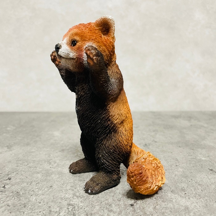 かわいい 置物 動物 手をあげるレッサーパンダ woobia ウービア