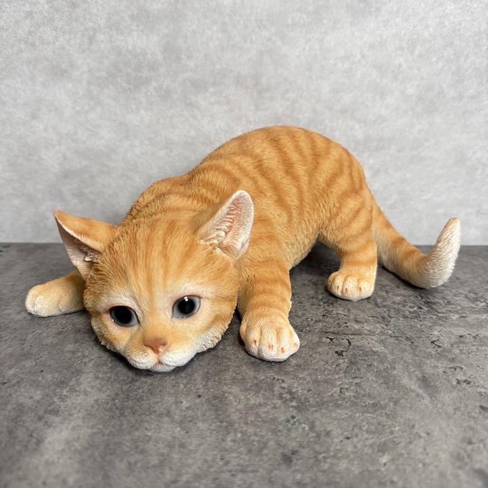 置物 小さい 動物 獲物発見 茶トラ猫 ネコ 横幅23cm woobia ウービア