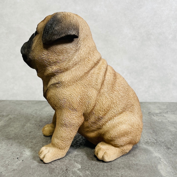 かわいい 犬 置物 高さ19.3cm お座り パグ woobia ウービア イヌ
