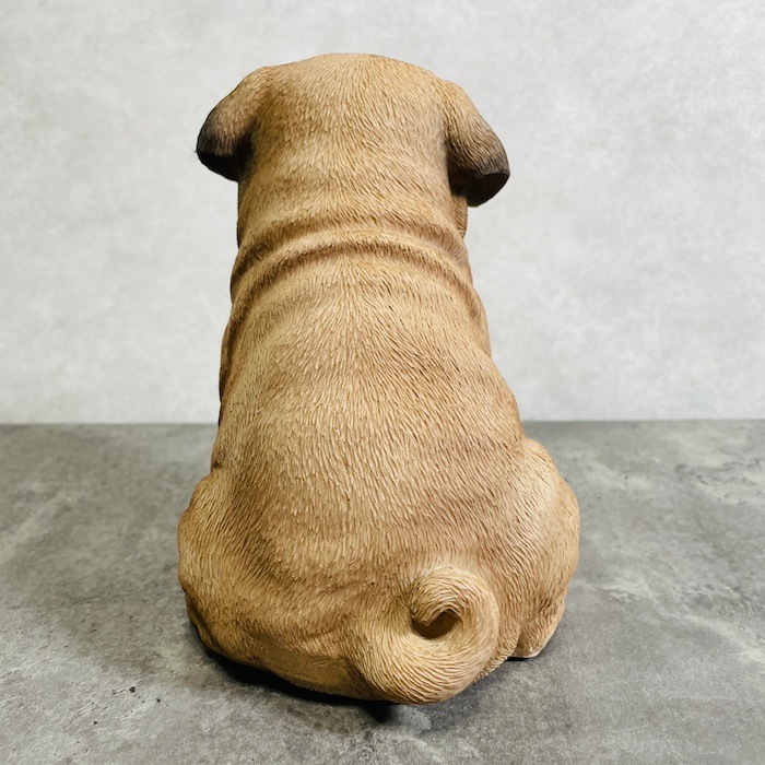 かわいい 犬 置物 高さ19.3cm お座り パグ woobia ウービア イヌ