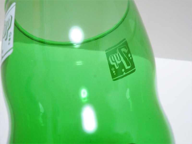 �ե��쥹�ȥ��꡼��7UP������֥顼