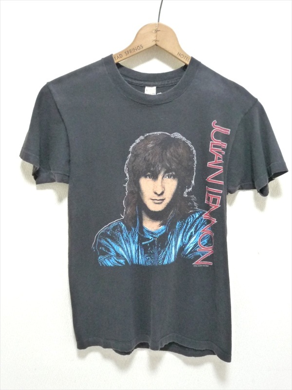 1985ǯ JULIAN LENNON VALOTTE åT