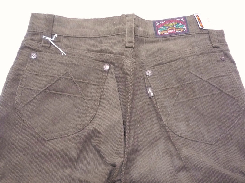 70�ǣ�Levi's�������ǥ�����ѥ�ġ�BIG E