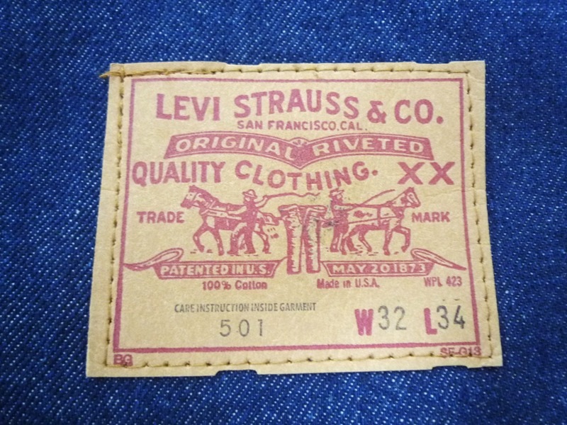 Levi's���ǥ˥���å�
