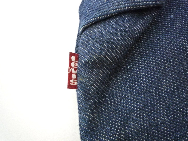 Levi's���ǥ˥���å�