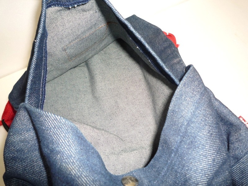 Levi's���ǥ˥���å�