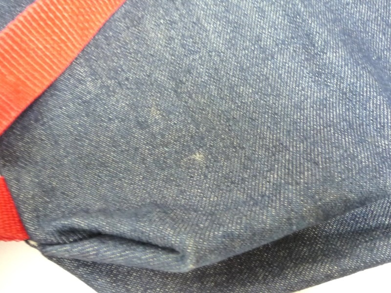 Levi's���ǥ˥���å�