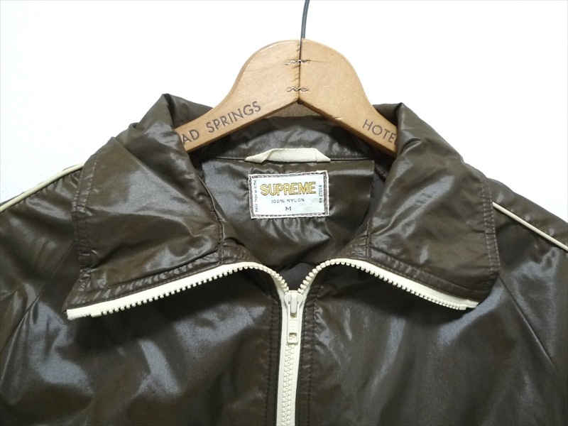 80�ǣ� SUPREME �ʥ����󥸥㥱�å�