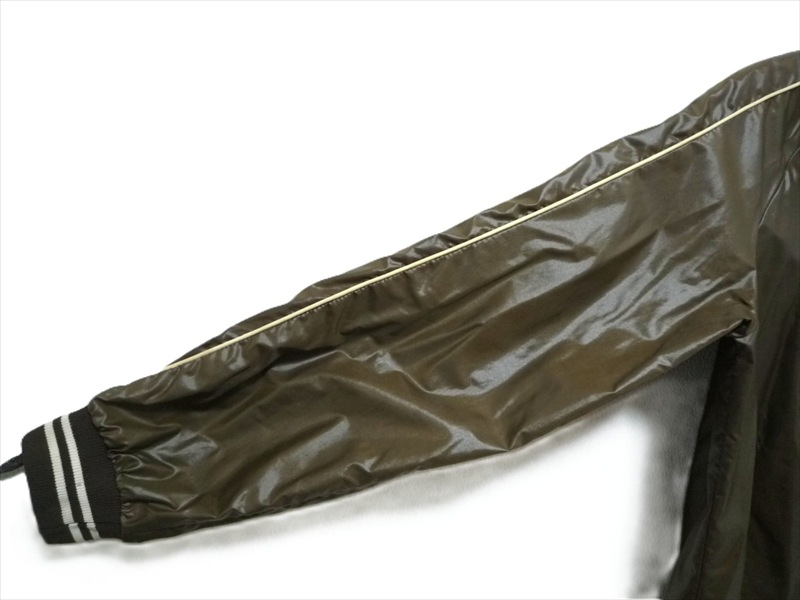 80�ǣ� SUPREME �ʥ����󥸥㥱�å�