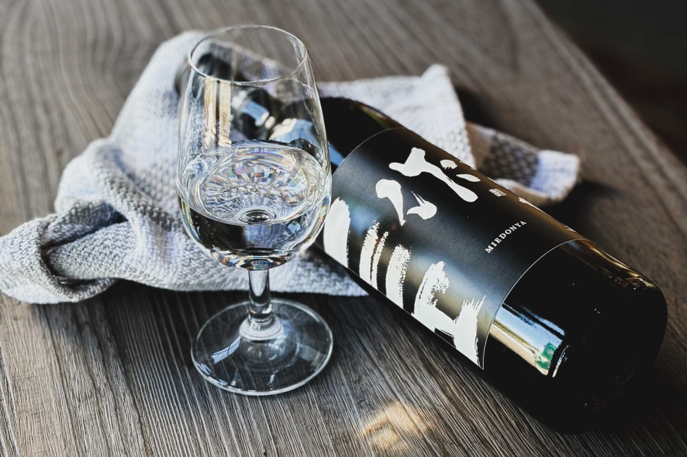 Mii　ニュースキン　製品 作 MIEDONYA 純米吟醸 ｜ 750ml 日本酒 ｜ 清水清三郎商店 | 作 ざく