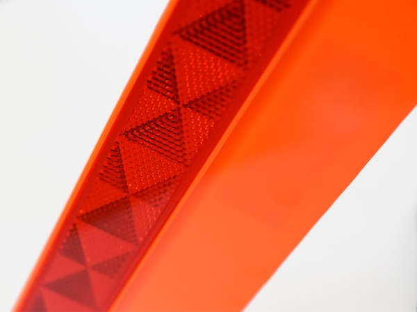 三角停止板 デルタサイン 昼夜兼用 交F04-01 ケース入 キャットアイ