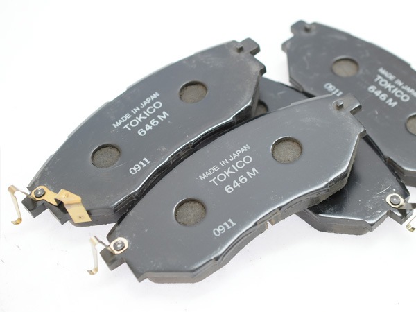 日本製 フロントブレーキパッド エスクード TA74W TD54W TD94W TDA4W TDB4W エスクード TA74W フロント ブレーキパッド 1台分 MN-447 FCマテリアル