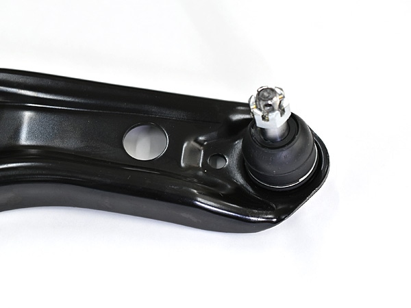 ヴィッツ NHP130 ロアアーム 右側 三恵工業 555 国産 SA-A322R 48068