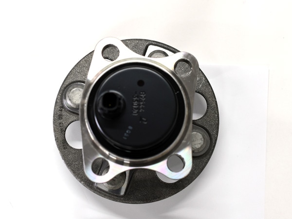 NCP131 ヴィッツRS用　リアハブASSY純正２個セット新品未使用 NCP131 ヴィッツRS用 リアハブASSY純正2個セット新品未使用 ヴィッツ