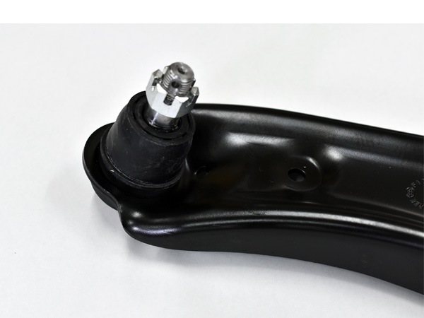 ミラココア L675S L685S フロント ロアアーム 左側 三恵工業 555