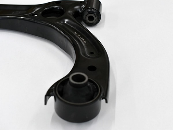 ミラココア L675S L685S フロント ロアアーム 左側 三恵工業 555