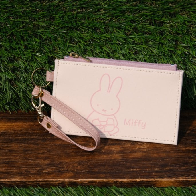 Disney - mintia出品　コメント欄参照　DVD不布ケースグッズ付き Amazon.com: Loungefly Disney100th Anniversary Sketchbook