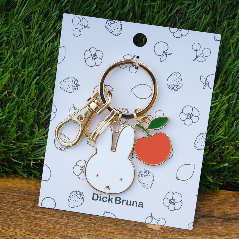 ミッフィーソフビAPEXIllustrations Dick Bruna1983 Miffy: Bruna, Dick: 9781568361512: Amazon.com: Books