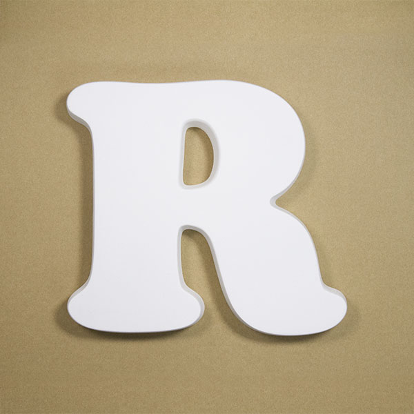 NFRC0R-BIG｜アルファベットオブジェ FRP製 R 壁掛け用フック穴あり 大