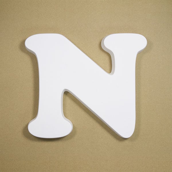 NFRC0N-BIG｜アルファベットオブジェ FRP製 N 壁掛け用フック穴あり 大