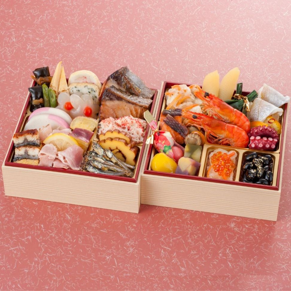 能登 和倉温泉「宝仙閣」和風おせち2段重〈冷凍〉【2026 正月 新春 予約 冷凍 二人前 和風 おせち料理 お取り寄せ 豪華 お節】