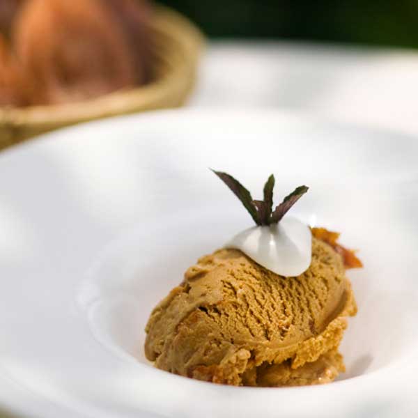 ≪里山のオーベルジュ薪の音≫ラム酒につけた干し柿のアイス 100ml (6個入り)