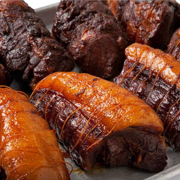 ≪スミヤ精肉店≫話題の自家製焼豚(1本) 特製タレ付【焼き豚 チャーシュー タ レ 柔らかい こだわり 国産 豚肩ロース とろける 大野醤油 真空パック】