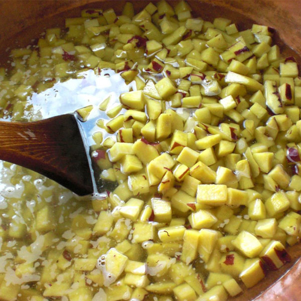 ≪よもぎ万頭 のと屋≫石川県産 五郎島金時使用 浮月（うきづき） 【期間限定 さつまいも いもあん ココナッツパウダー お取寄せ 通販】