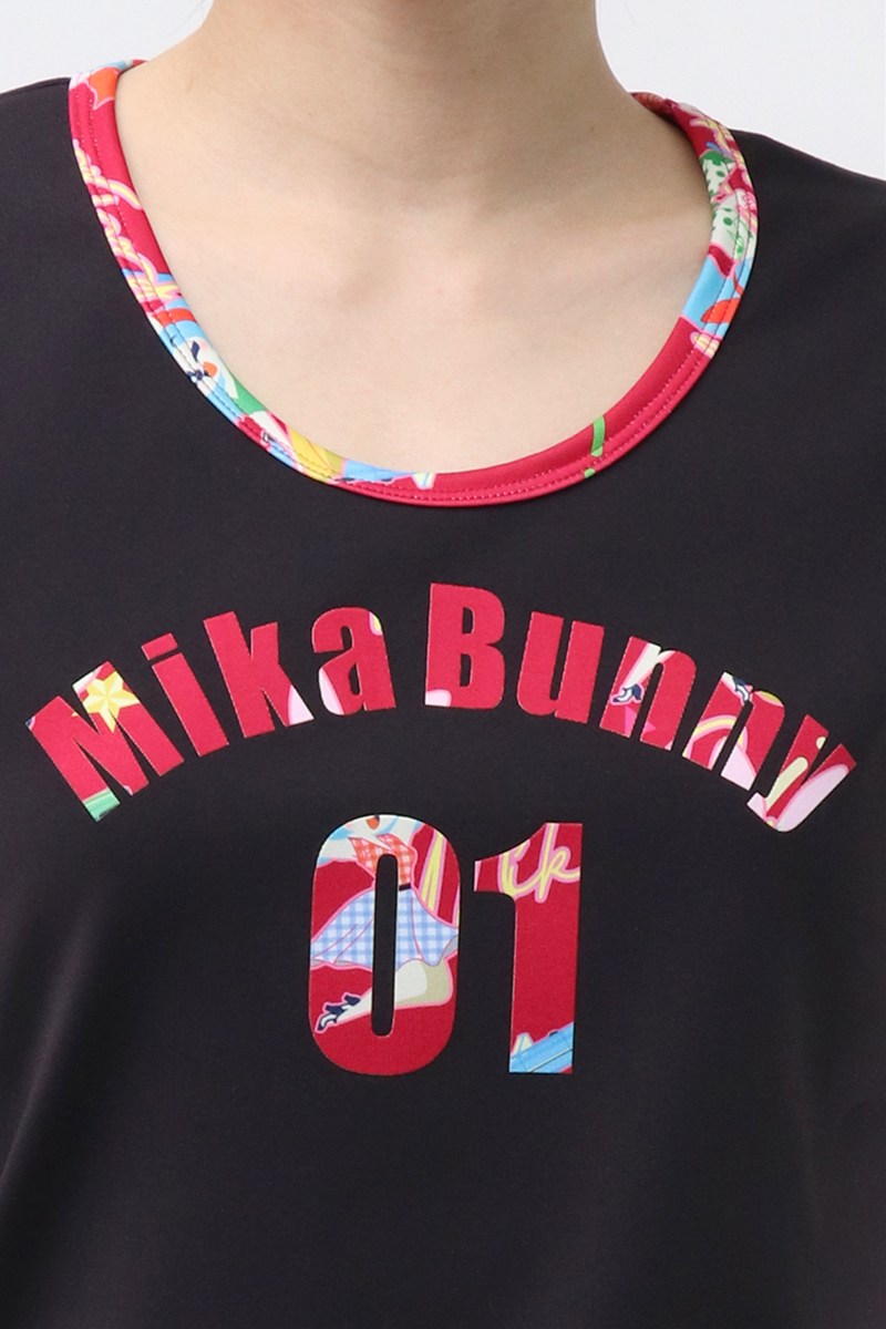 バックフリルベーシックTシャツ＊ブラック/ロカバニーレッド 【フリー】 [Vol.72 72705-611-1151] 定価￥9,680（税込）