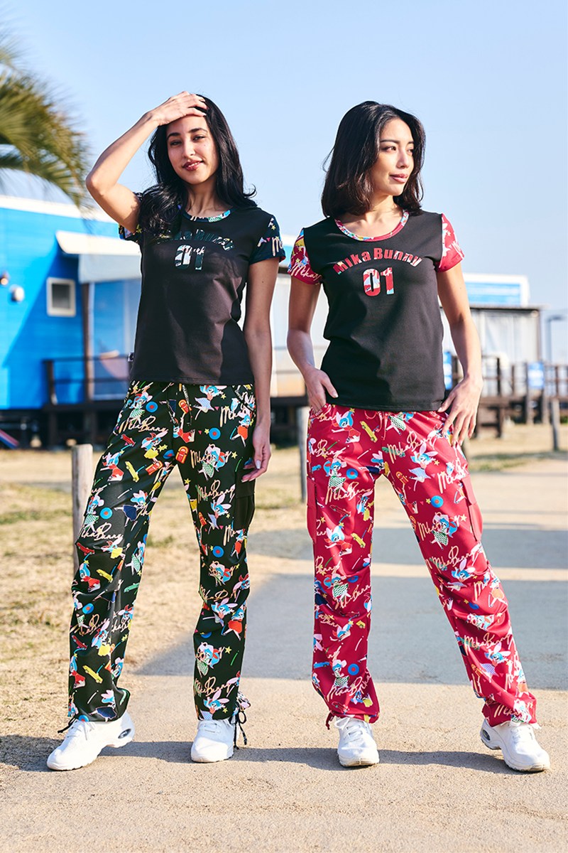 バックフリルベーシックTシャツ＊ブラック/ロカバニーレッド 【フリー】 [Vol.72 72705-611-1151] 定価￥9,680（税込）