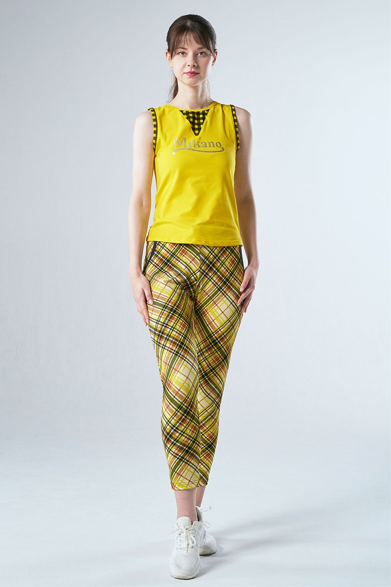 ホワイトタンクトップとイエローレギンスセット ホワイトタンクトップとイエローレギンスセット ホワイトタンク
