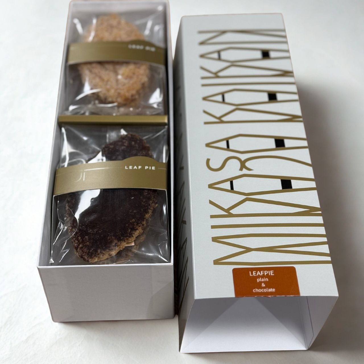 【期間限定・残りわずか】三笠会館　リーフパイ10枚入り(プレーン＆チョコレート)