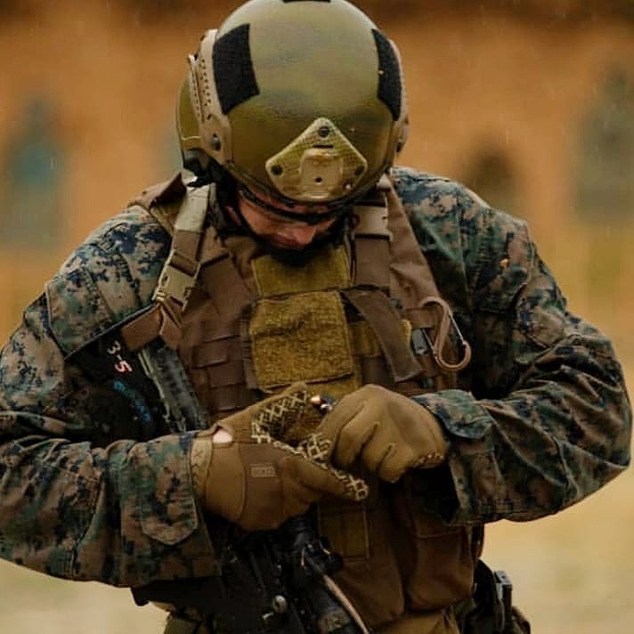 ���ڥ졼��������å� / Coyote IRONCLAD�����������ǥ����顼��