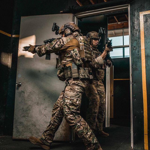 Lightweight Operational Plate Carrier ޥ / Chase Tactical LOPC ץ졼ȥꥢ ʪUS Mil-Spec IR ƹǼ