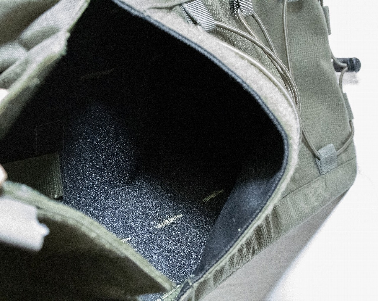 Chase Tactical Large Hydration Pouch �ϥ��ɥ졼�����ݡ��� ��ʪUS Mil-Spec IR�����Ѥ� �ƹ��������Ǽ��