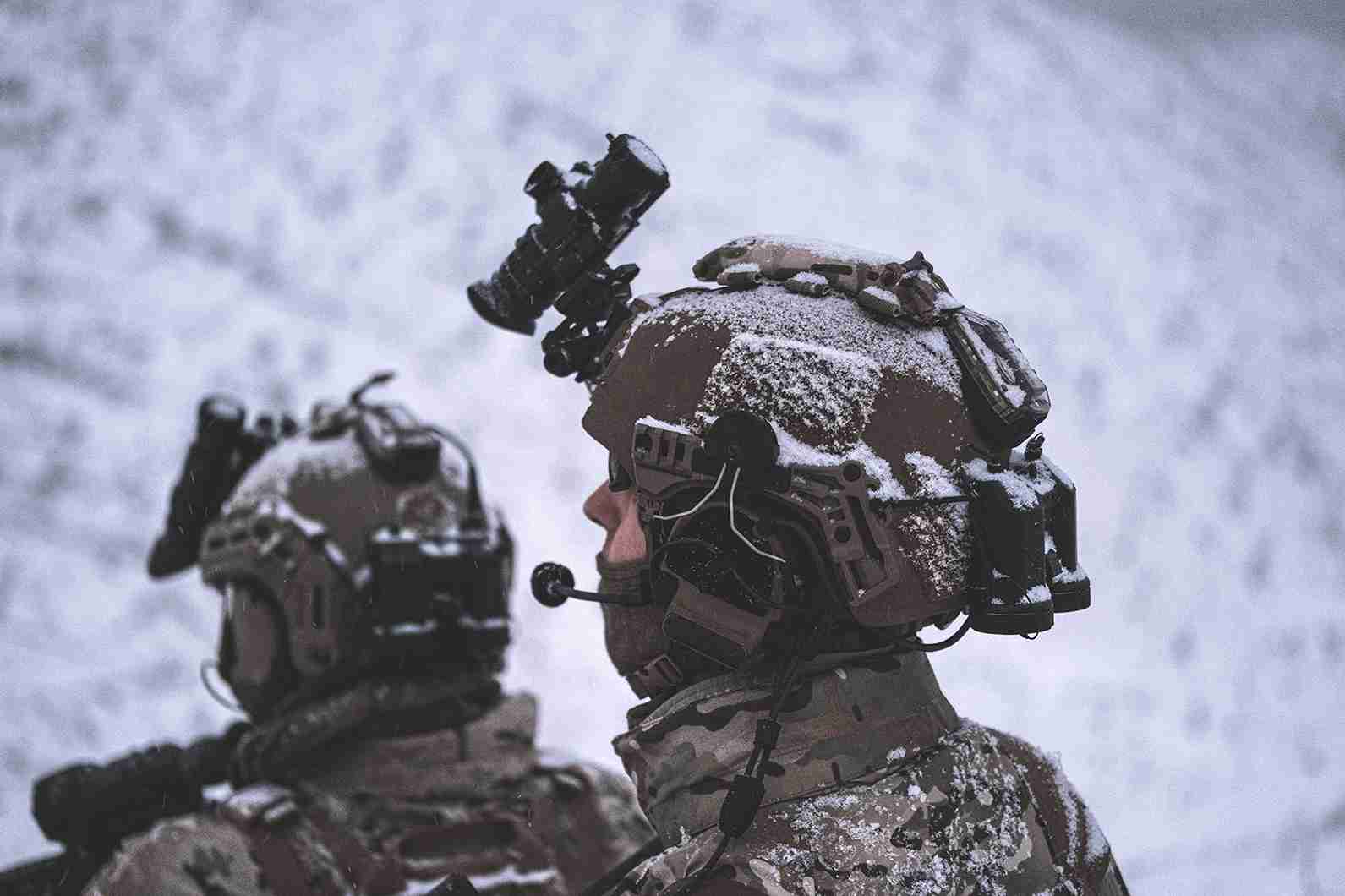 ��˥С�����ޥ���Ű��Хåƥ꡼�ѥå� Universal Multi-Voltage Battery Pack