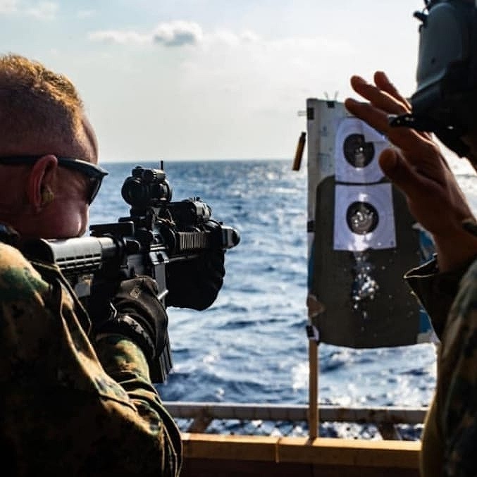 ڥ졼ץ / BLACK IRONCLAD ǥ顼