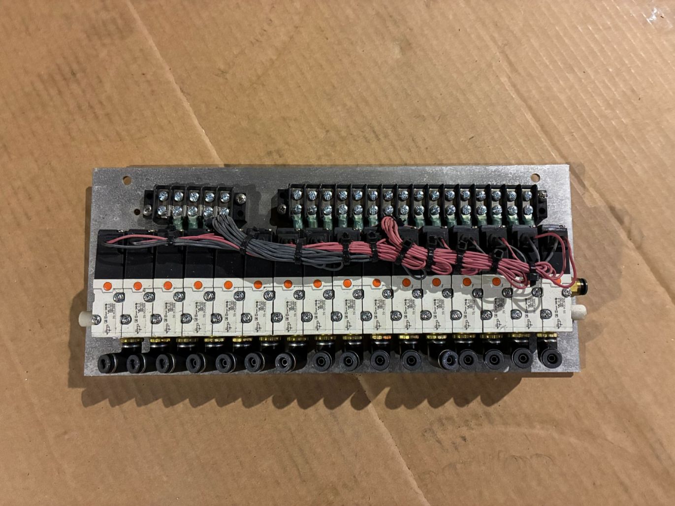 16連エアソレノイドバルブ